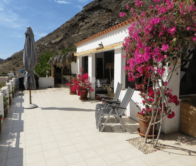 Authentic Canarian Style House with 3 Bedrooms in El Cercado