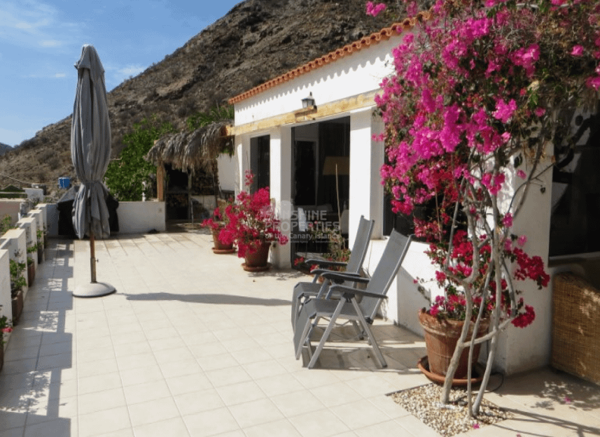 Authentic Canarian Style House with 3 Bedrooms in El Cercado