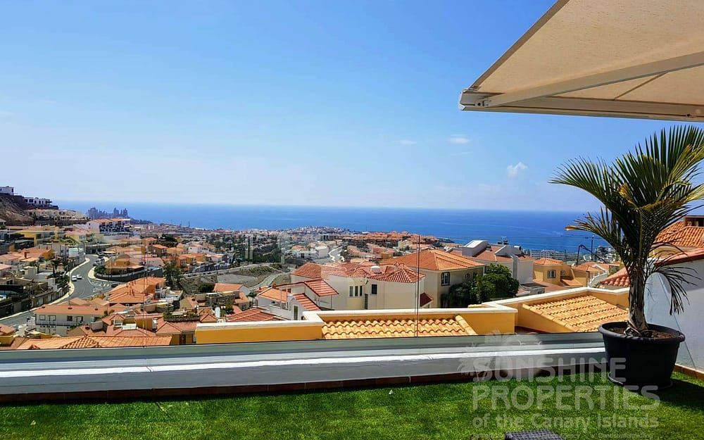 Stunning 3 Bedroom house with Spectacular Views in Loma Dos