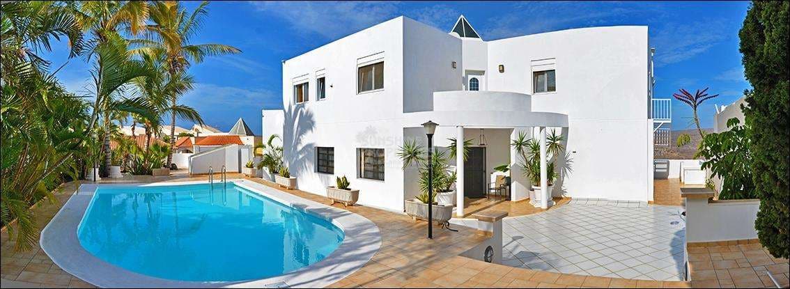 Luxury Villa with Spectacular Sea Views above Amadores